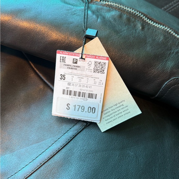 Zara black leather over-the-knee boots with a low lug sole Zipper and buckles. - Picture 4 of 6